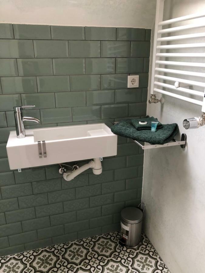 Appartement Luxe Toplocatie! Monument Hartje Centrum Dordrecht, 2 Badkamers, 2 Keukens, Tuintje Dordrecht