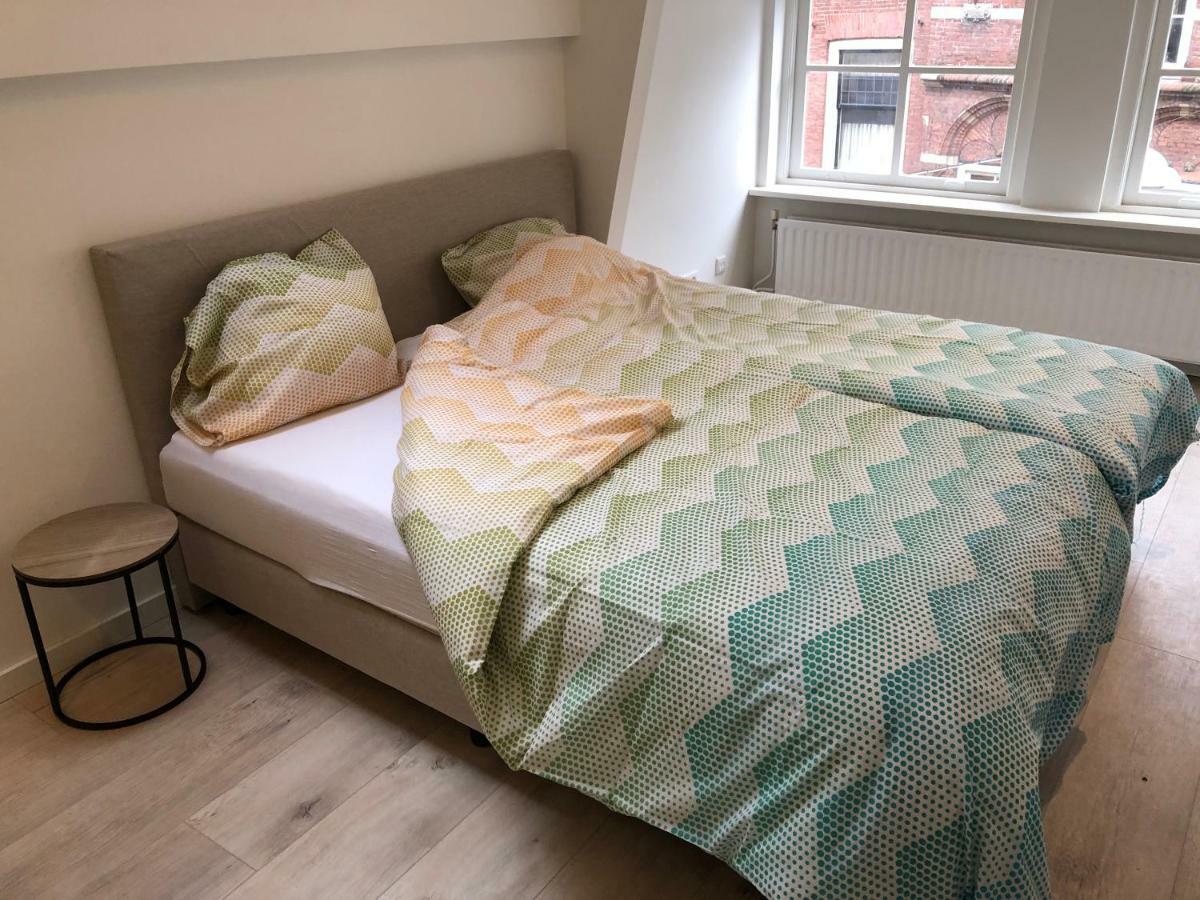 Luxe Toplocatie! Monument Hartje Centrum Dordrecht, 2 Badkamers, 2 Keukens, Tuintje